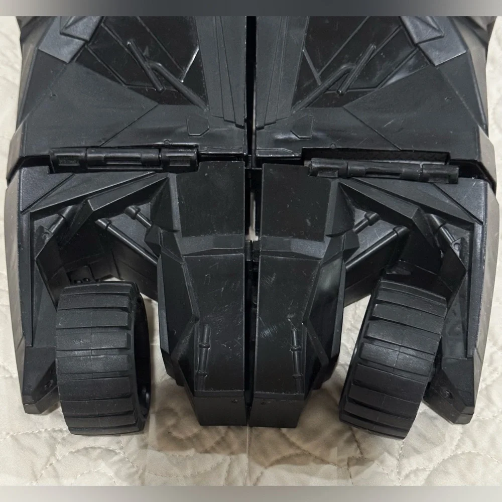 Batman The Dark Knight Battle Stations Batmobile Tumbler Transforming Playset